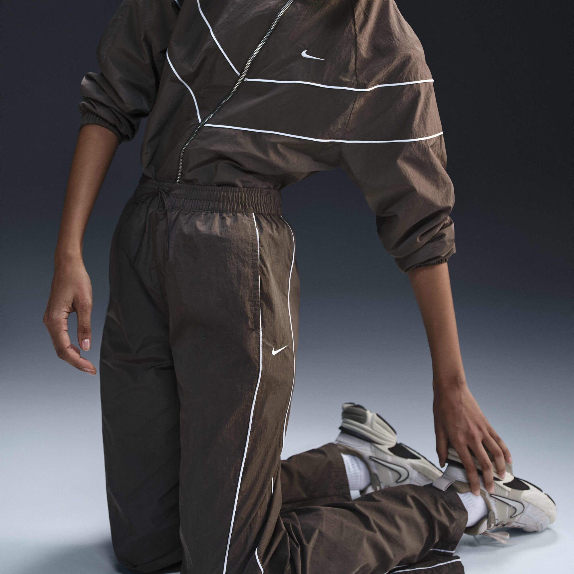 Nike Sportswear Womens Windrunner High-Waisted Woven Open-Hem Pants - Ironstone/White